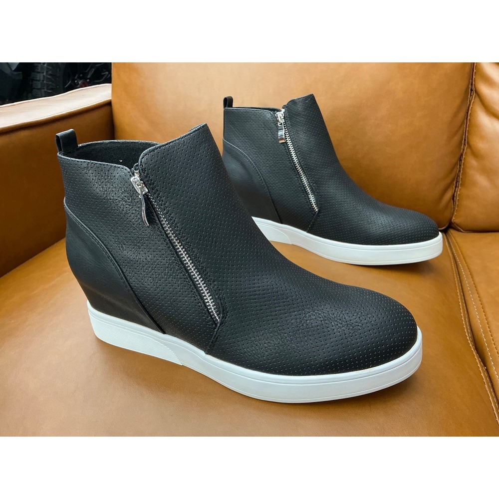 Journee Collection Pennelope Wedge Sneaker Women 12 Black Perforated